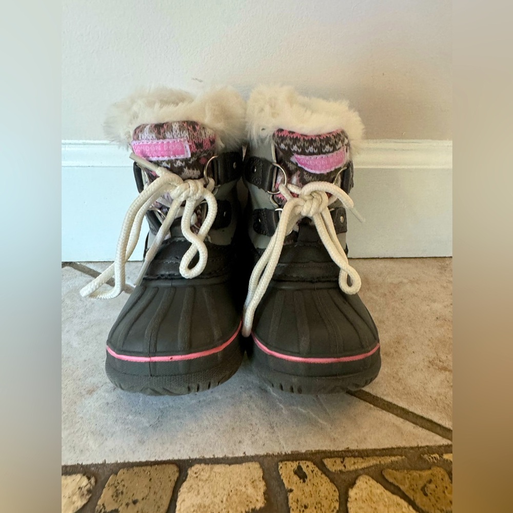 Toddler girls size 7 London Fog winter boot